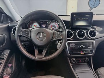 Mercedes CLA 200 - 10