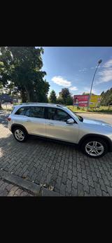 Mercedes-Benz GLB 180 d DCT - - silberne Mercedes-Benz GLB-Klasse