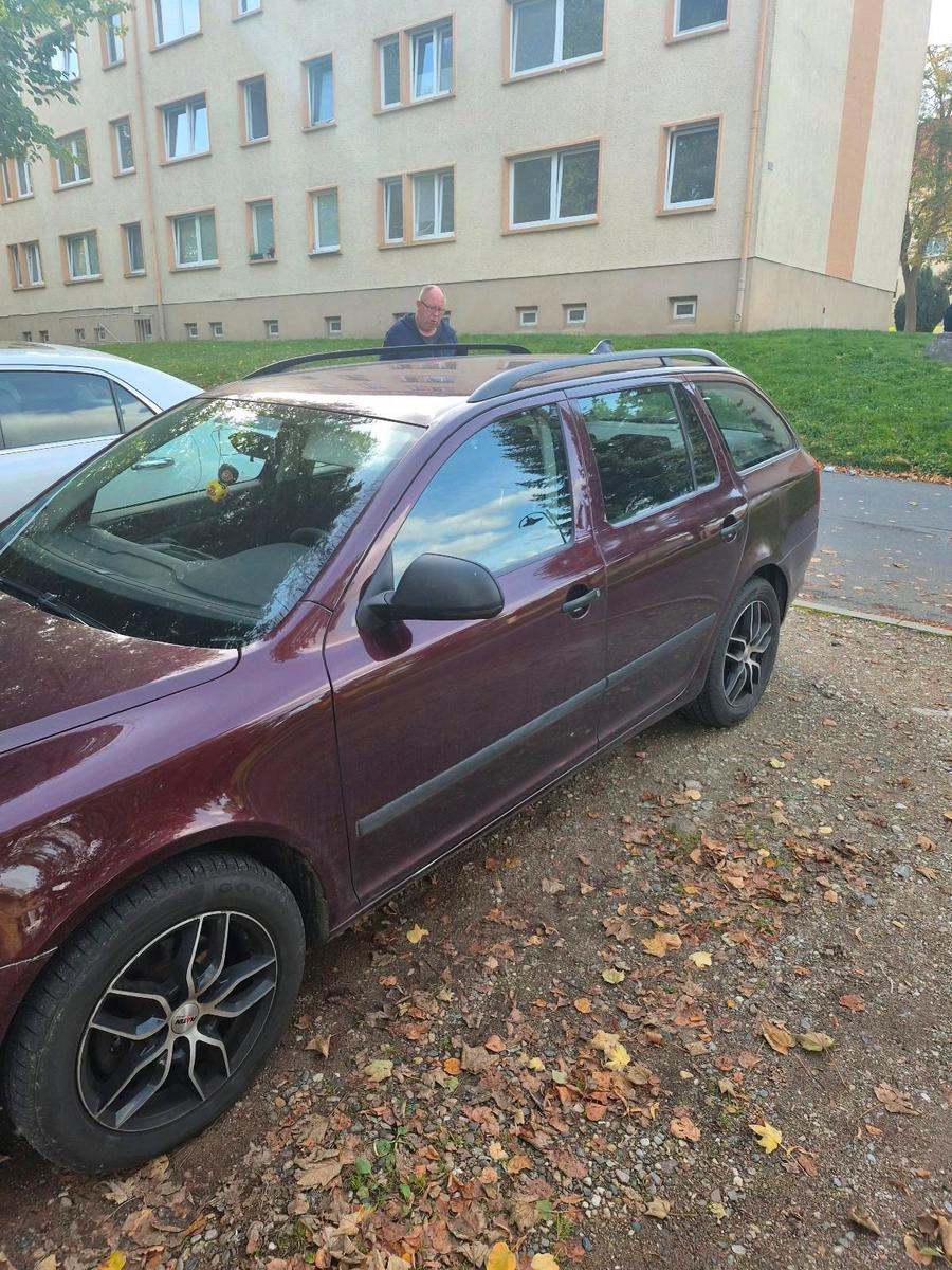Skoda Octavia 2013 — engine 125 HP (92kW)