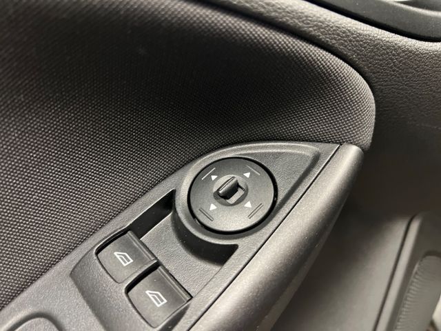 Ford FOCUS TURNIER BUSINESS/ 96.tKM/ GARANTIE/ NAVI/ Ford FOCUS TURNIER BUSINESS/ 96.tKM/ GARANTIE/ NAVI/