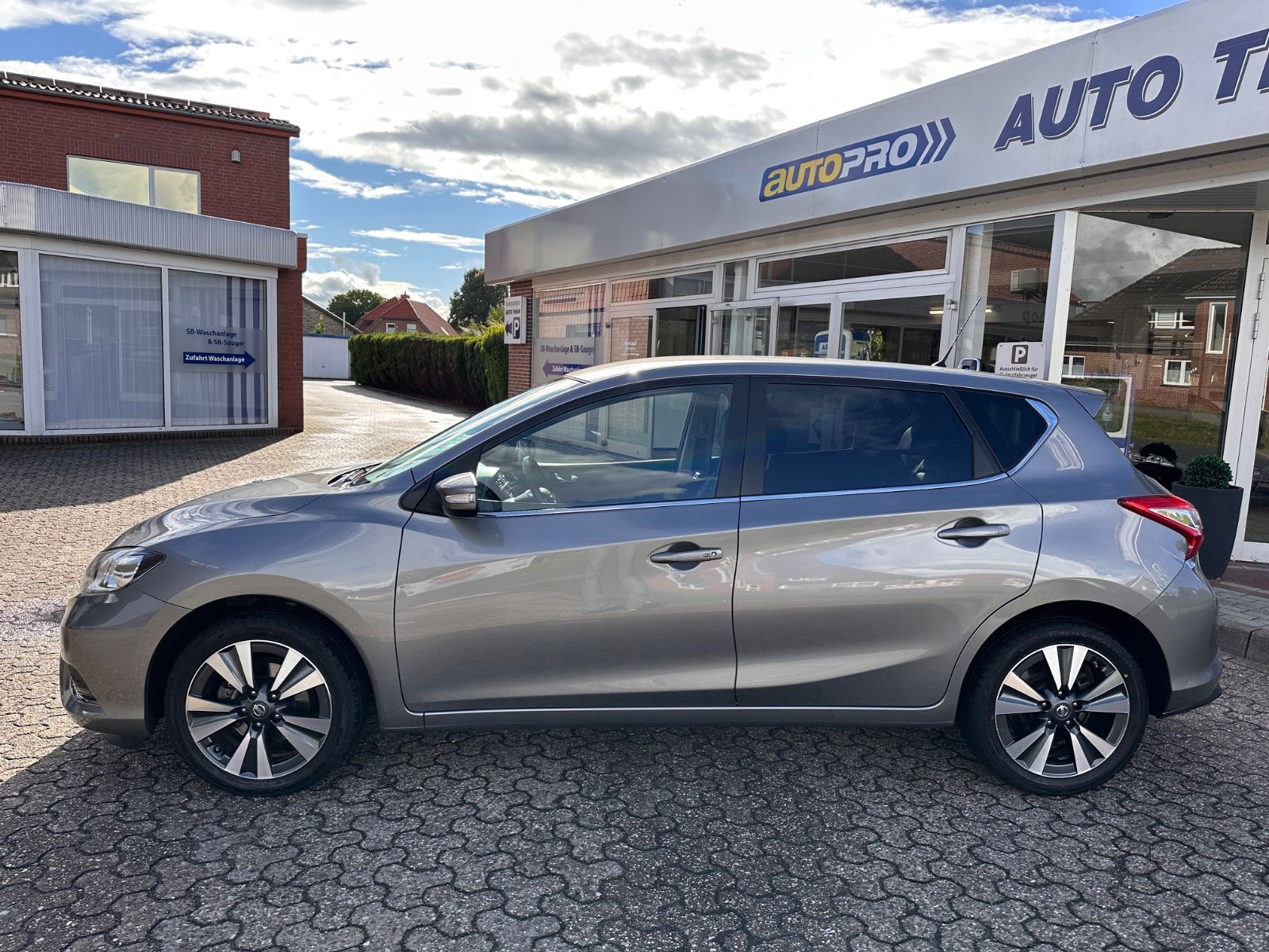 Fahrzeugabbildung Nissan Pulsar N-Connecta 1.2 DIG-T AHK/Kamera/GRA/SHZG
