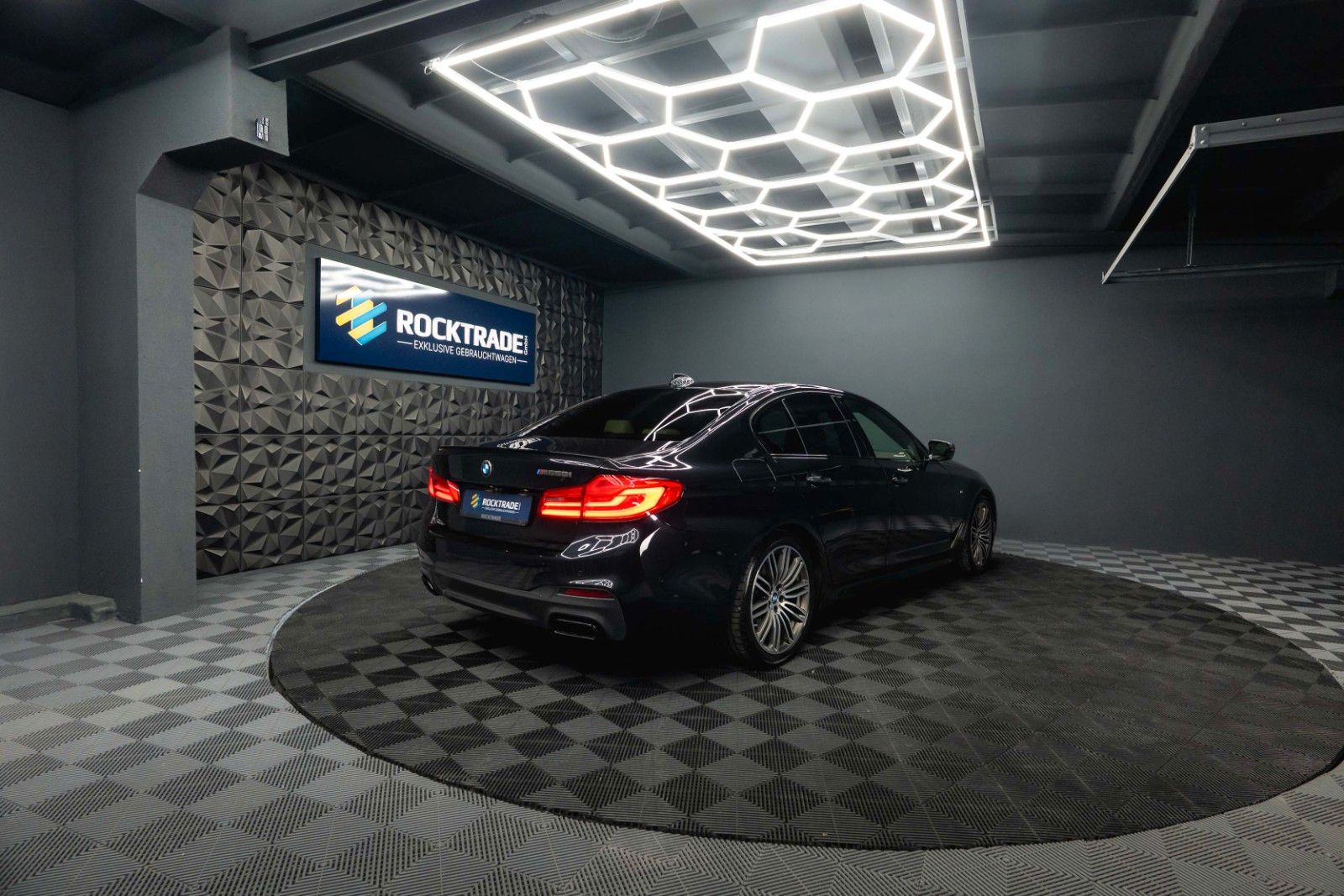 Fahrzeugabbildung BMW M550i xDrive Shadow Line | ACC | Massage | LED