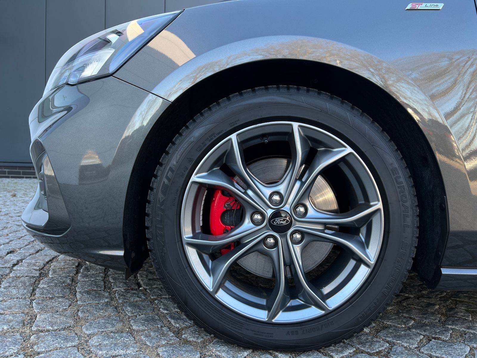 Fahrzeugabbildung Ford Focus Turnier ST-Line X 1.0 EcoBoost Hybrid *AHK