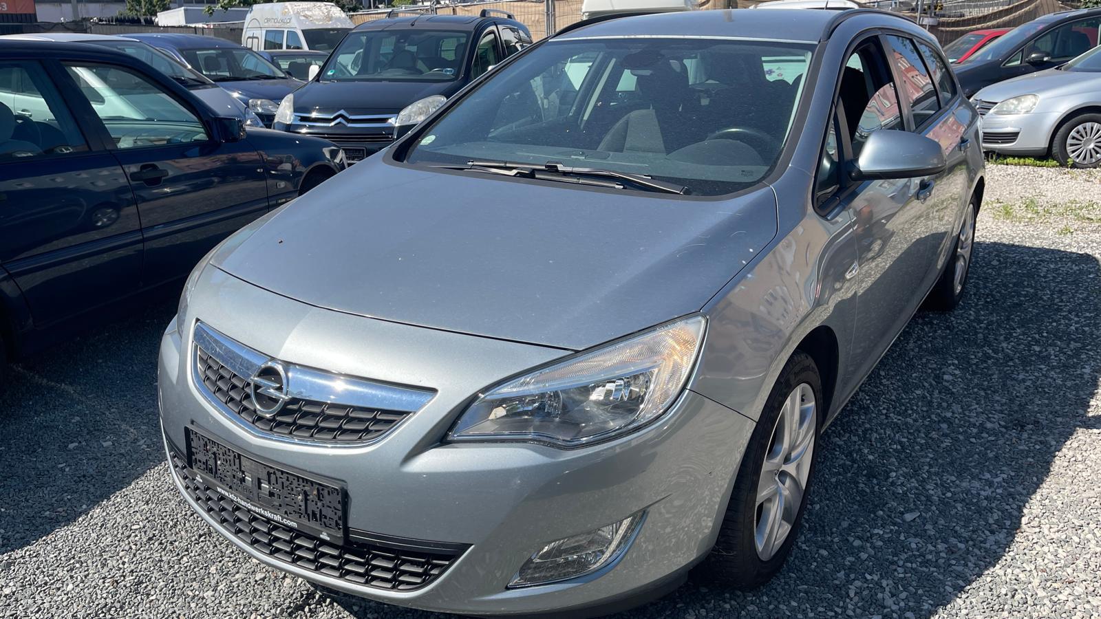 Opel Astra J Sports Tourer Design Edition Klima AHK