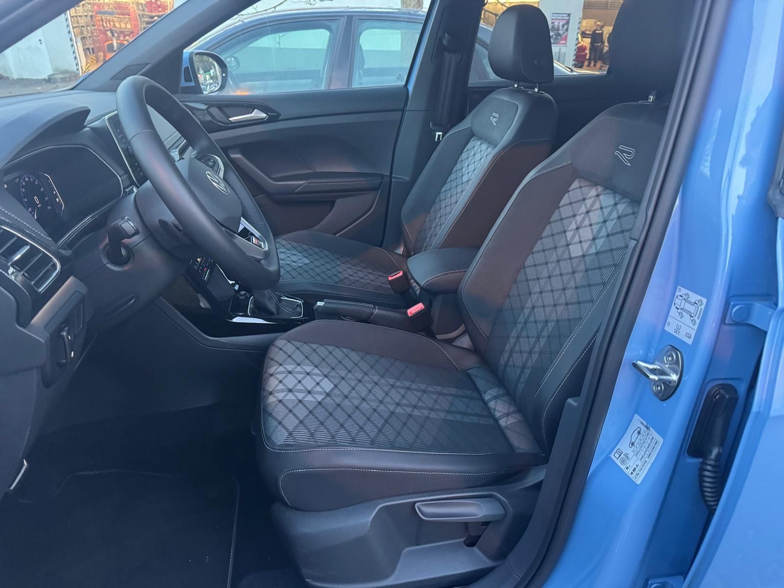 Fahrzeugabbildung Volkswagen T-Cross 1.5 TSI 110 kW R-Line Navi+IQLight+Kamer