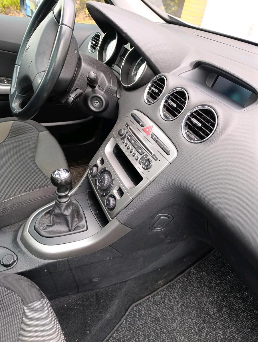 Peugeot 308 2011 — photo 6