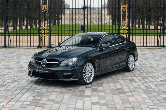 Mercedes-Benz C 63 AMG Coupé Pack Performance - many options