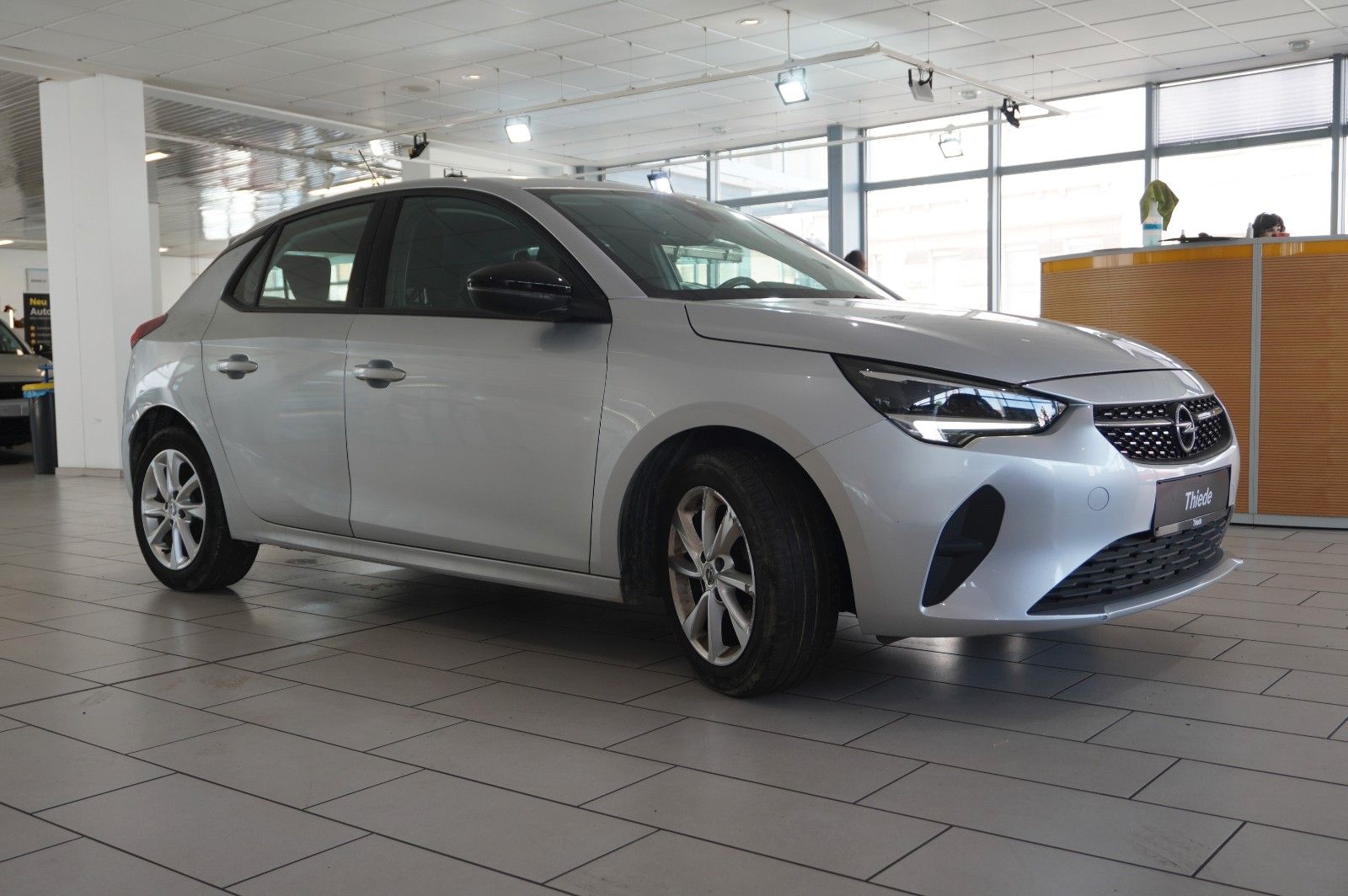 Fahrzeugabbildung Opel Corsa F 1.2 ELEGANCE NAVI/LED/TEMP/PDC/KLIMA/USB