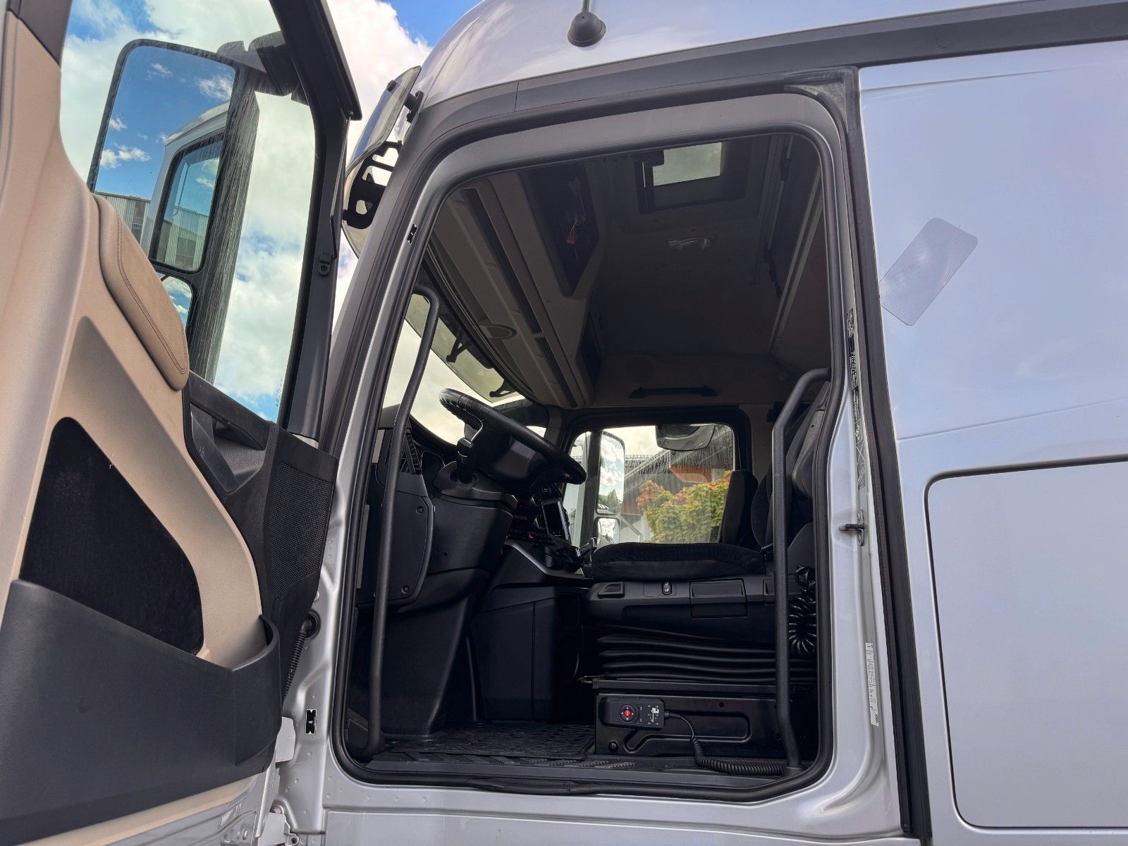 Fahrzeugabbildung Mercedes-Benz Actros 2545LnR 6x2 Retarder BigSpace PPC