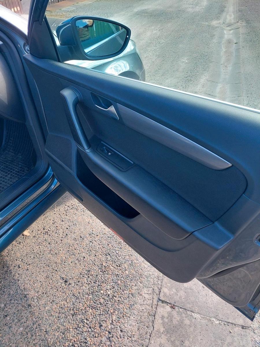 Volkswagen Passat 2012 — photo 15