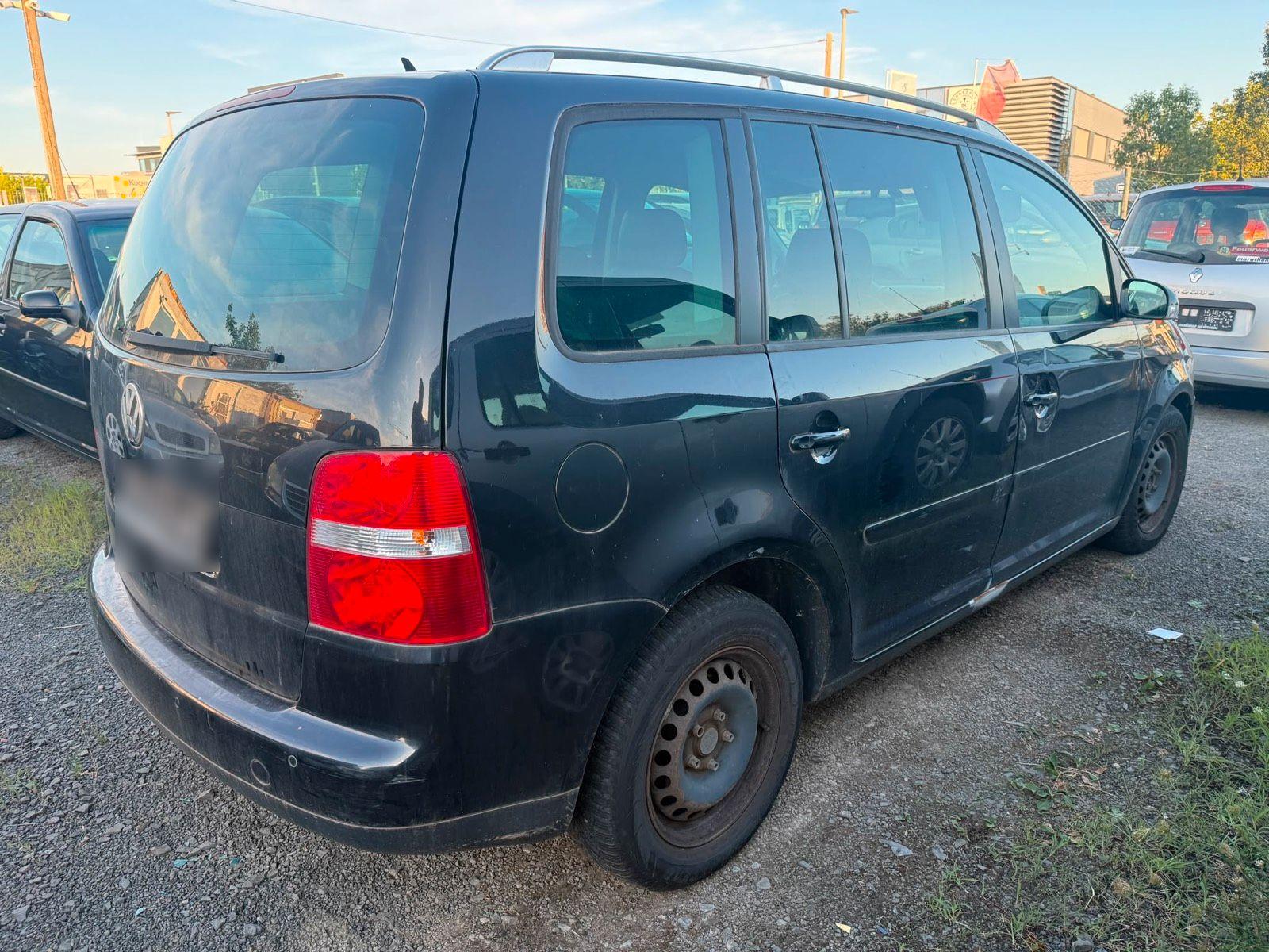 Volkswagen Touran 2005 — engine 140 HP (103kW)