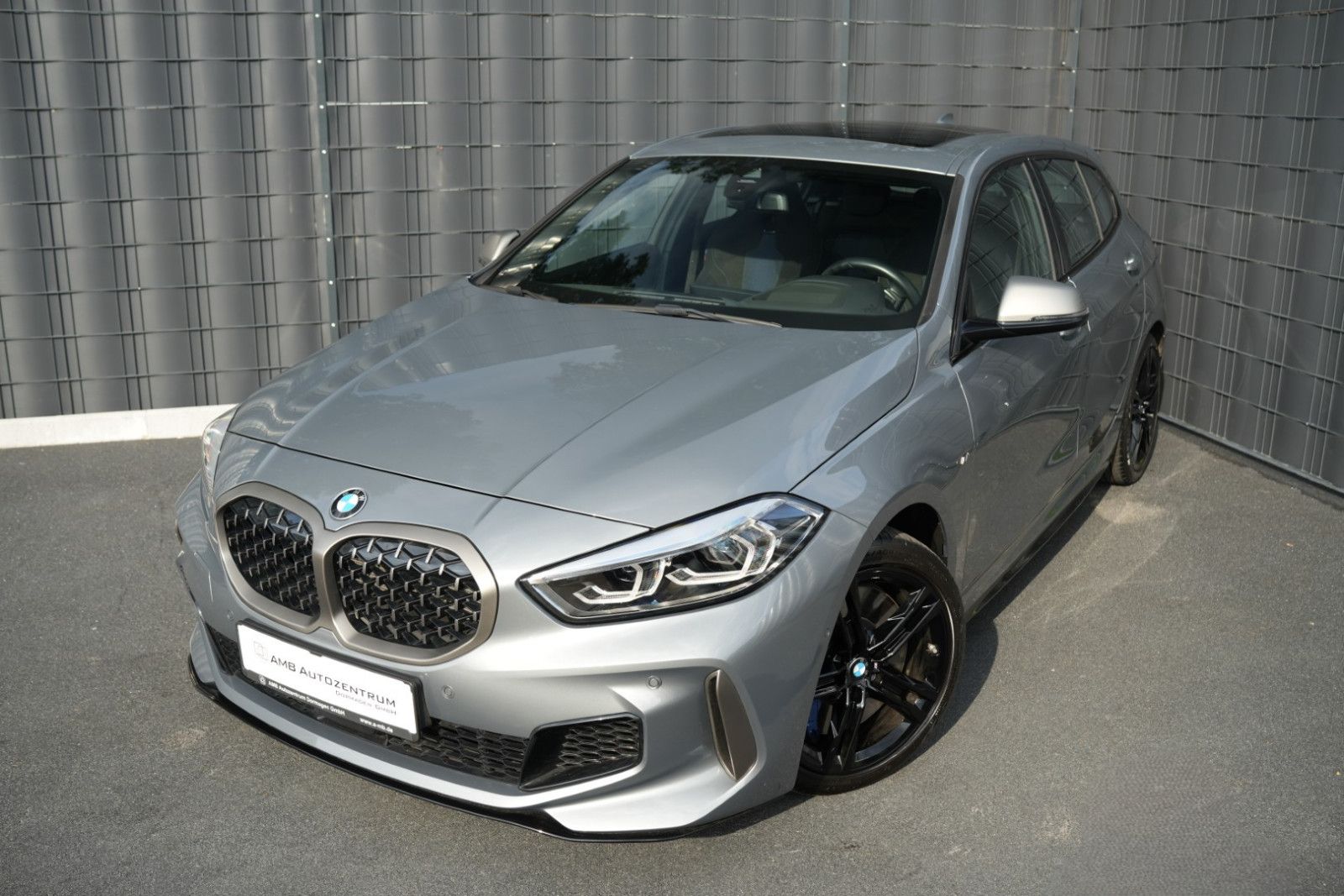 BMW M135 i xDrive*M-SPORT*PANO*APPLE*DAB*HK*LED