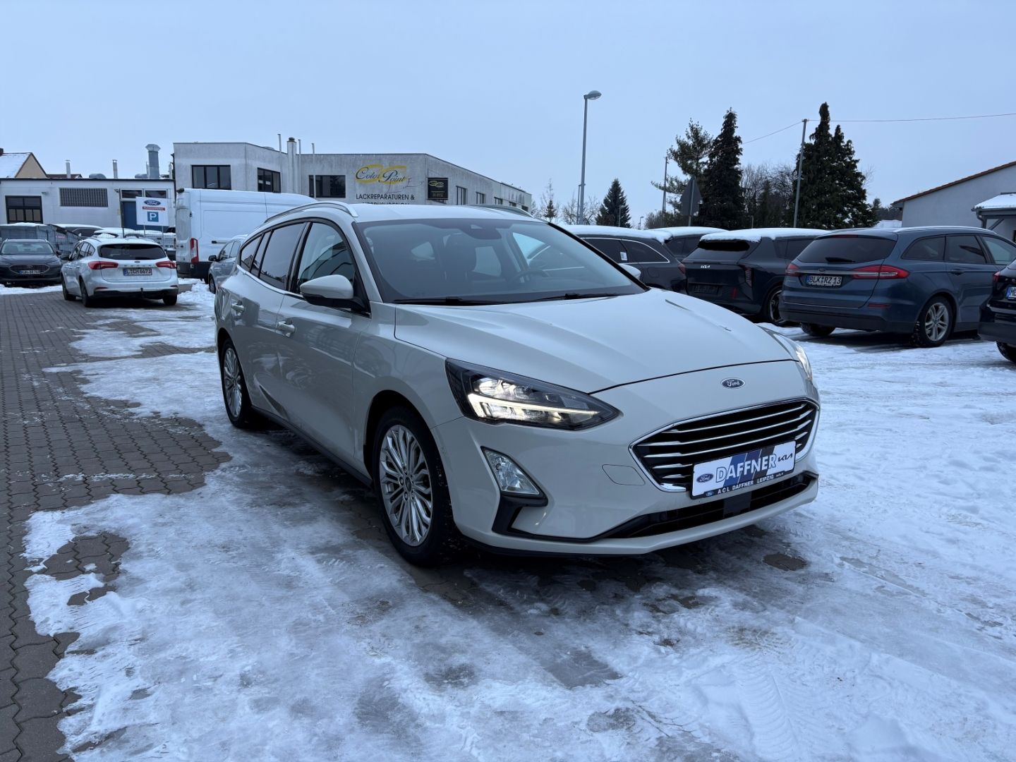Fahrzeugabbildung Ford Focus Turnier Titanium VerkehrszeichenERK Kamera