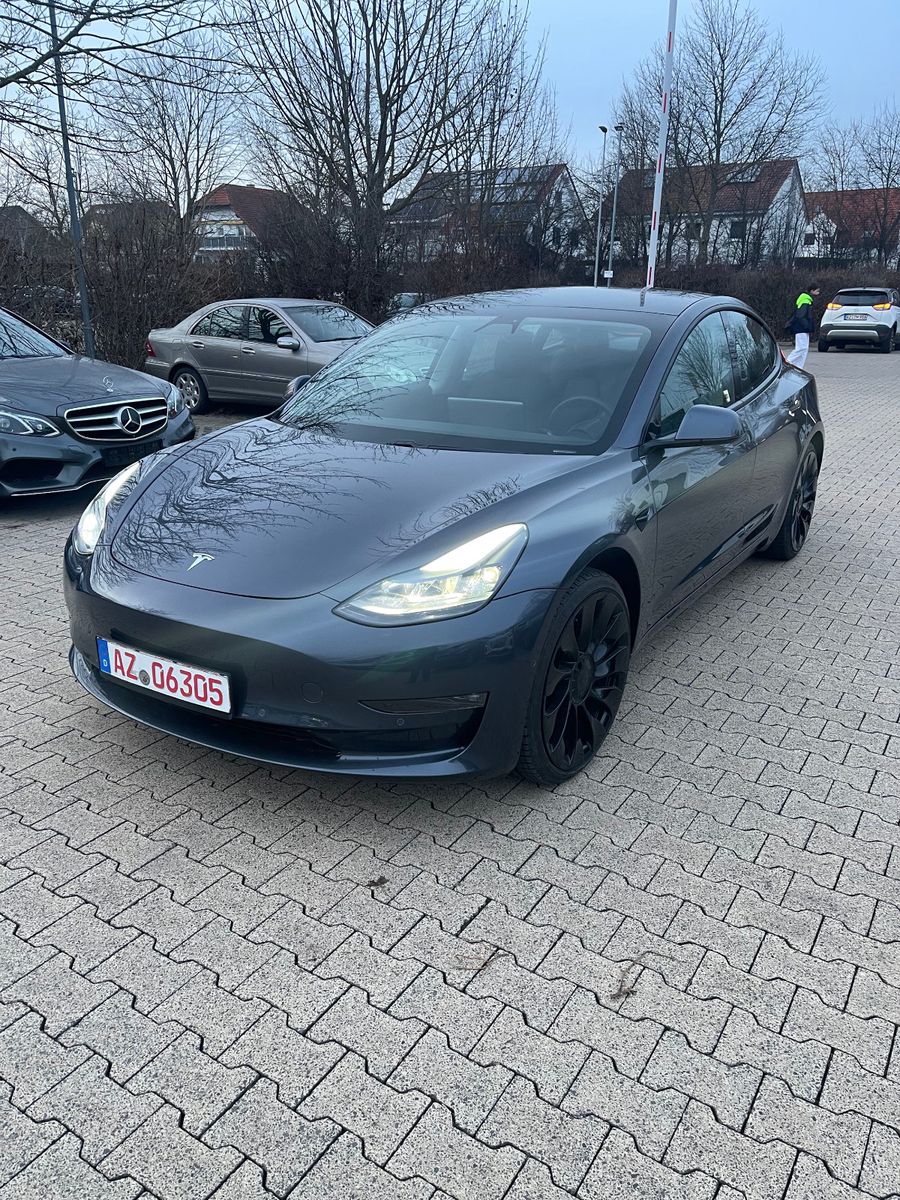 TESLA Model 3