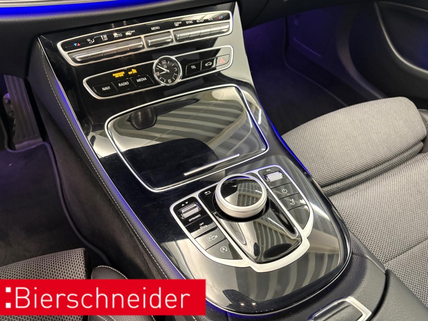 Mercedes-Benz E 200 T-Modell Avantgarde LED KAMERA AHK NAVI