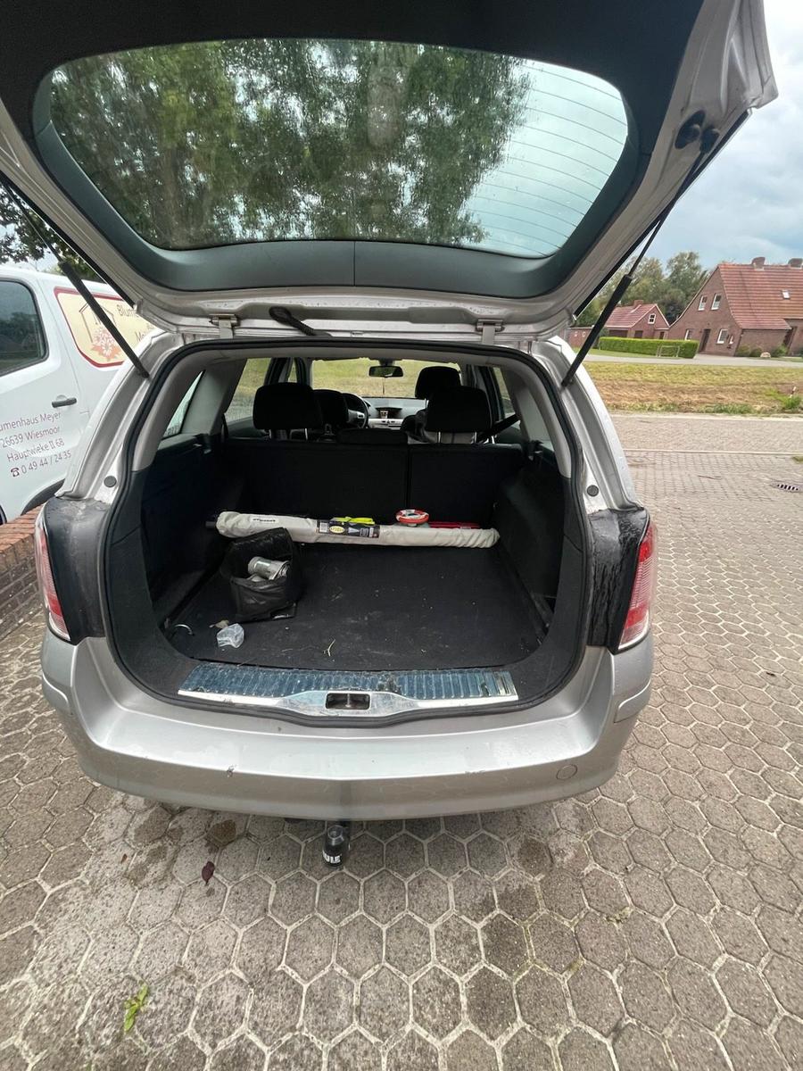 Opel Astra 2007 — interior