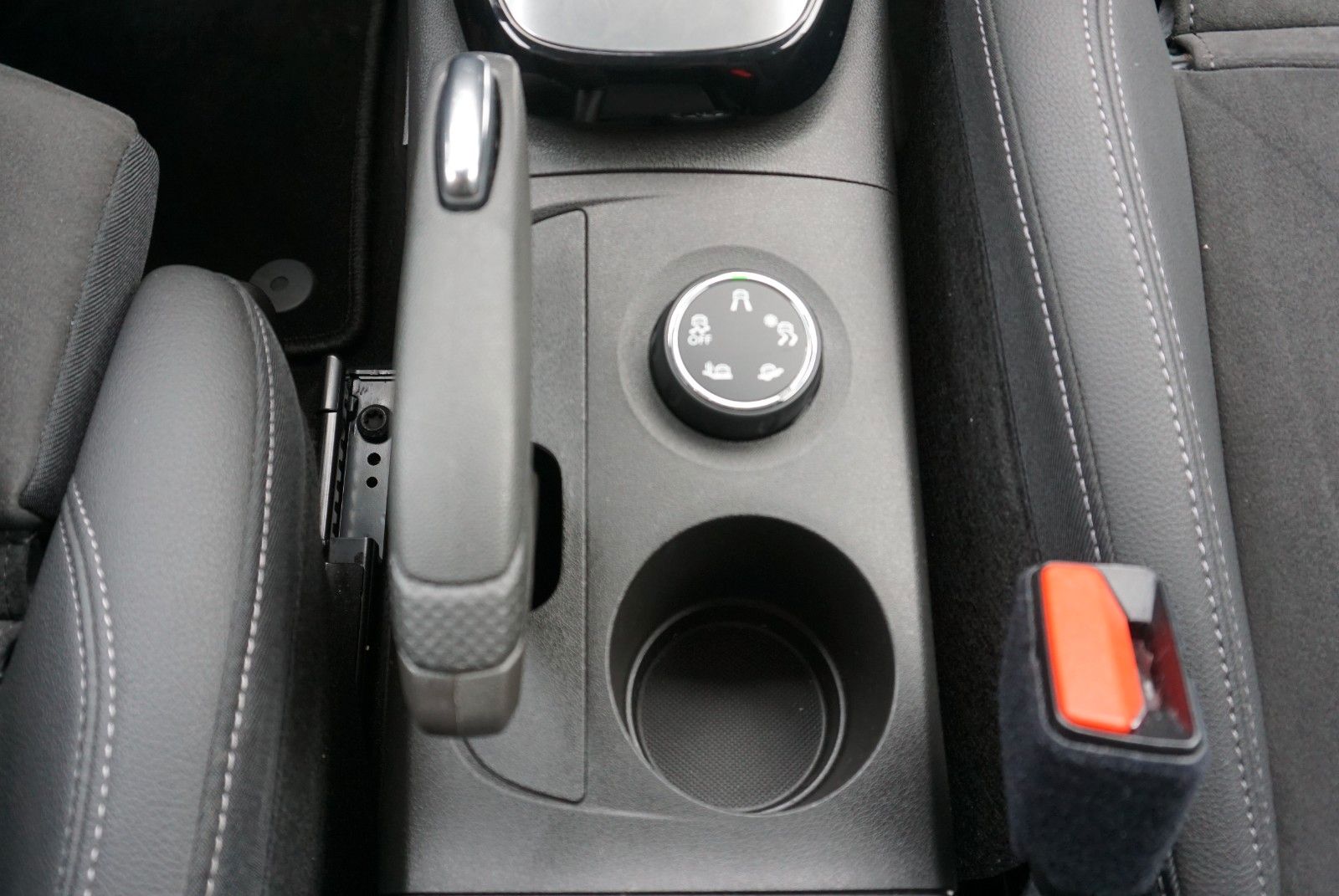 Fahrzeugabbildung Opel Crossland (X) Ultimate, Head Up, Navi, Leder