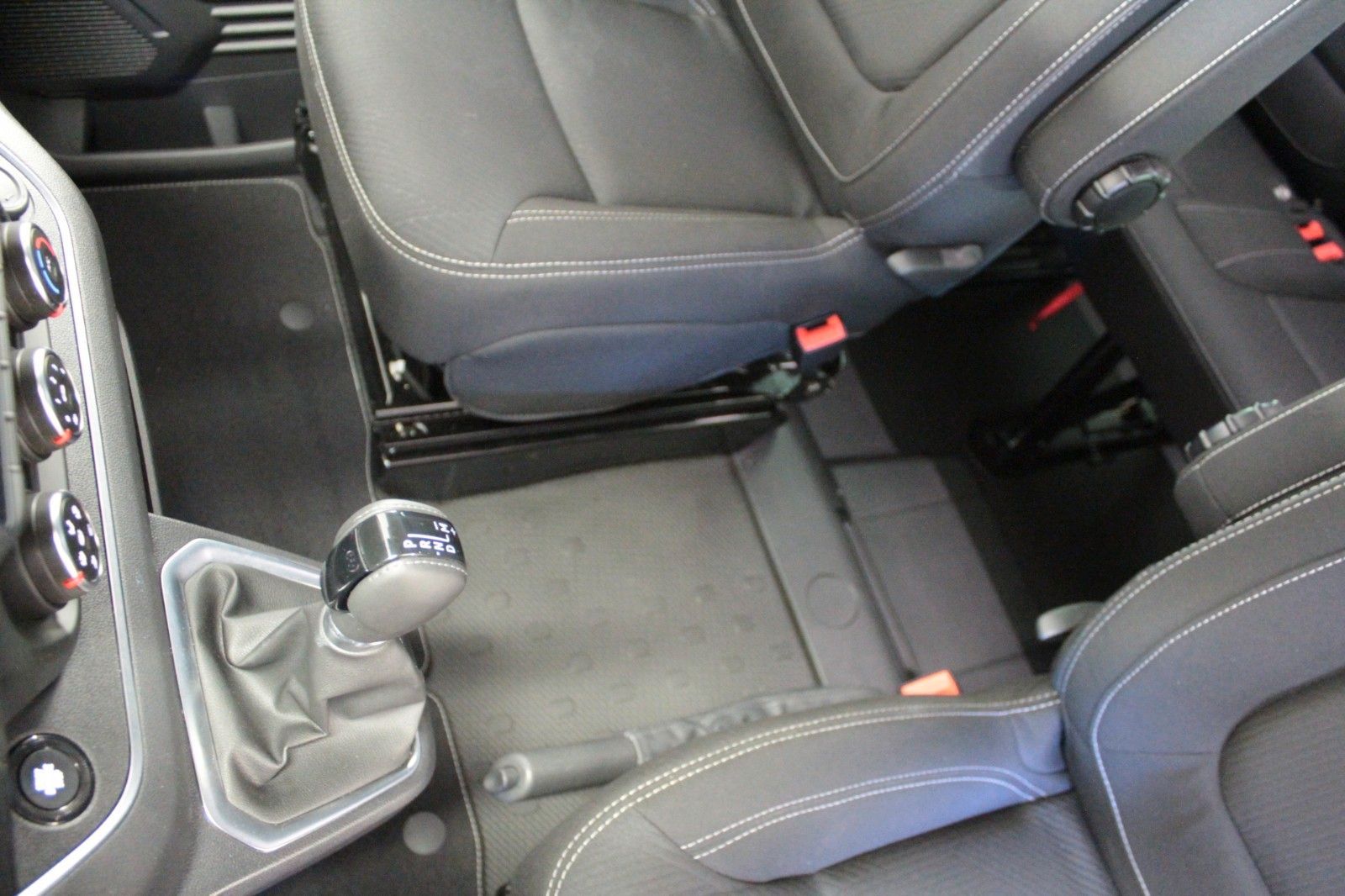 Fahrzeugabbildung Renault Trafic Grand dCi 150 EDC Evo*Automatik*8-Sitzer*