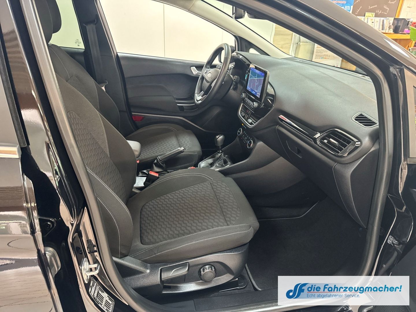 Fahrzeugabbildung Ford Fiesta Titanium X Navi LED Blendfreies Fernl. Ku