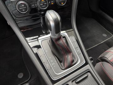 Volkswagen Golf - 12