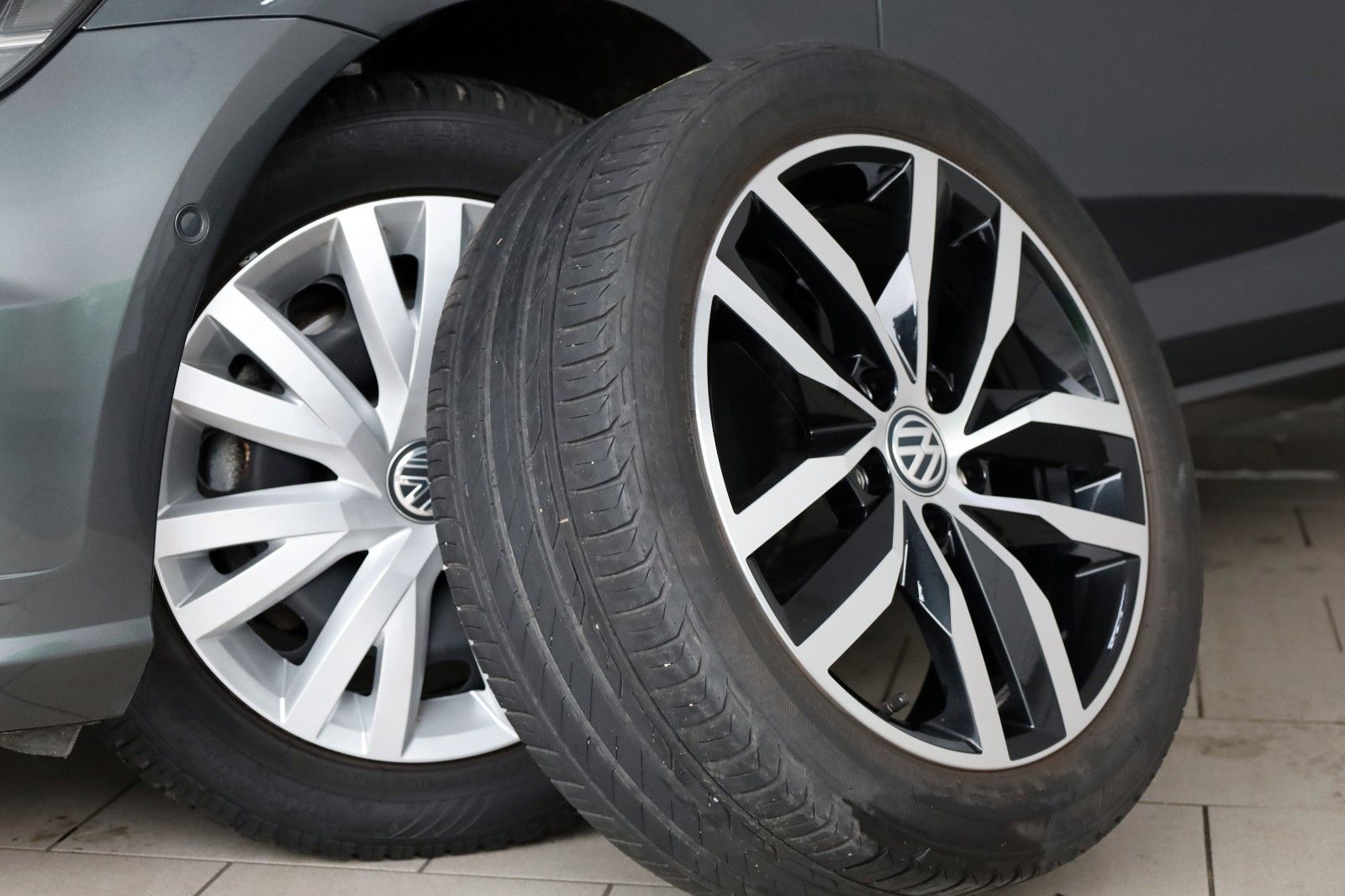 Fahrzeugabbildung Volkswagen Golf VII Lim. IQ.DRIVE BM Navi,SH,ACC,ParkAssist