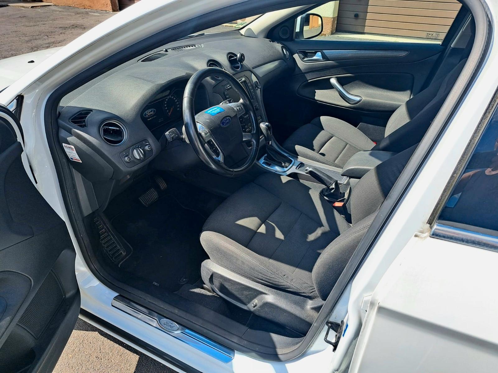 Ford Mondeo 2010 — photo 14