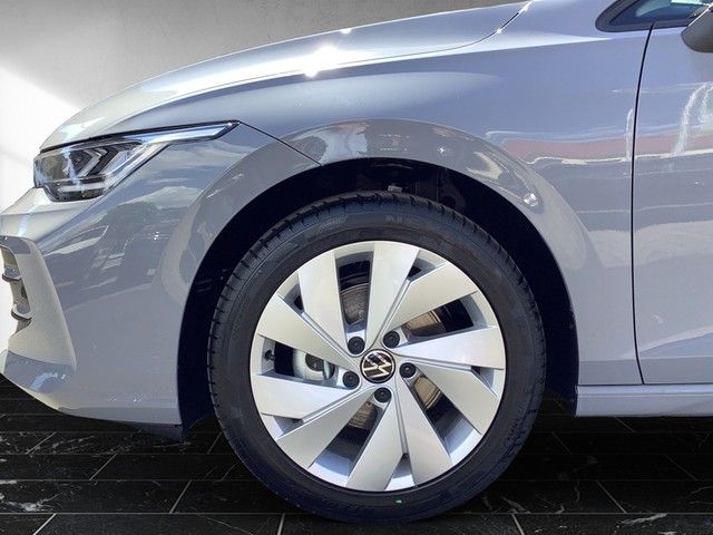 Fahrzeugabbildung Volkswagen Golf VIII TSI Life Pano AHK ACC