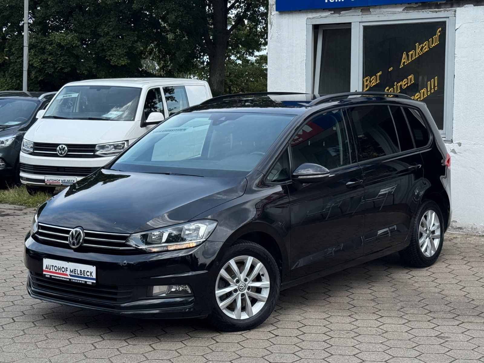 Volkswagen Touran - 1