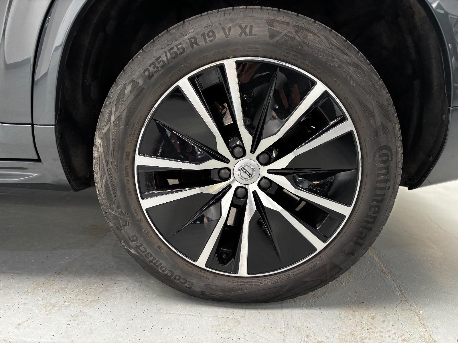 Volvo XC90 Momentum Pro AWD CAM 7-STZ PANO ACC HARMAN/
