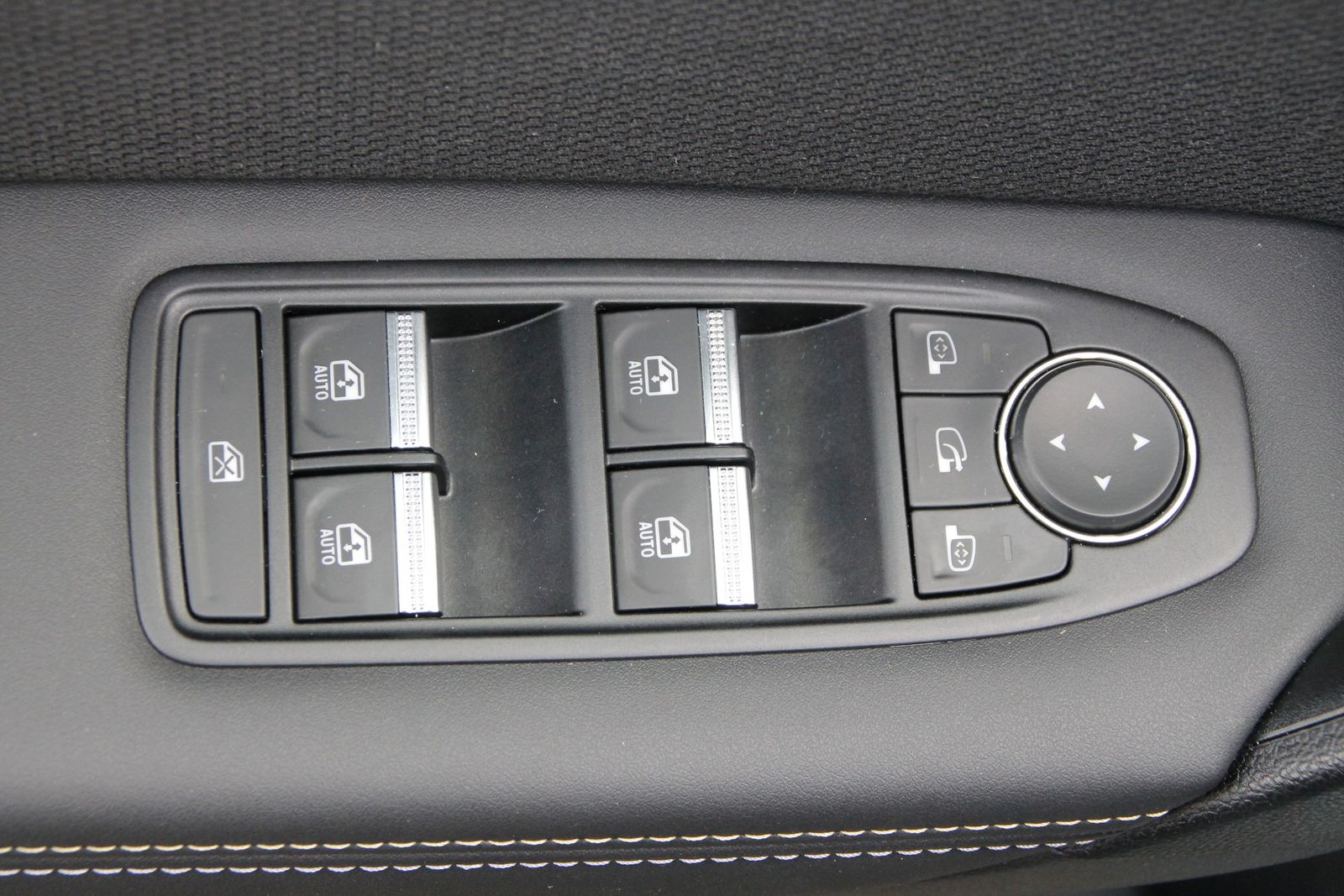 Fahrzeugabbildung Renault Symbioz Iconic E-Tech Full Hybrid 145