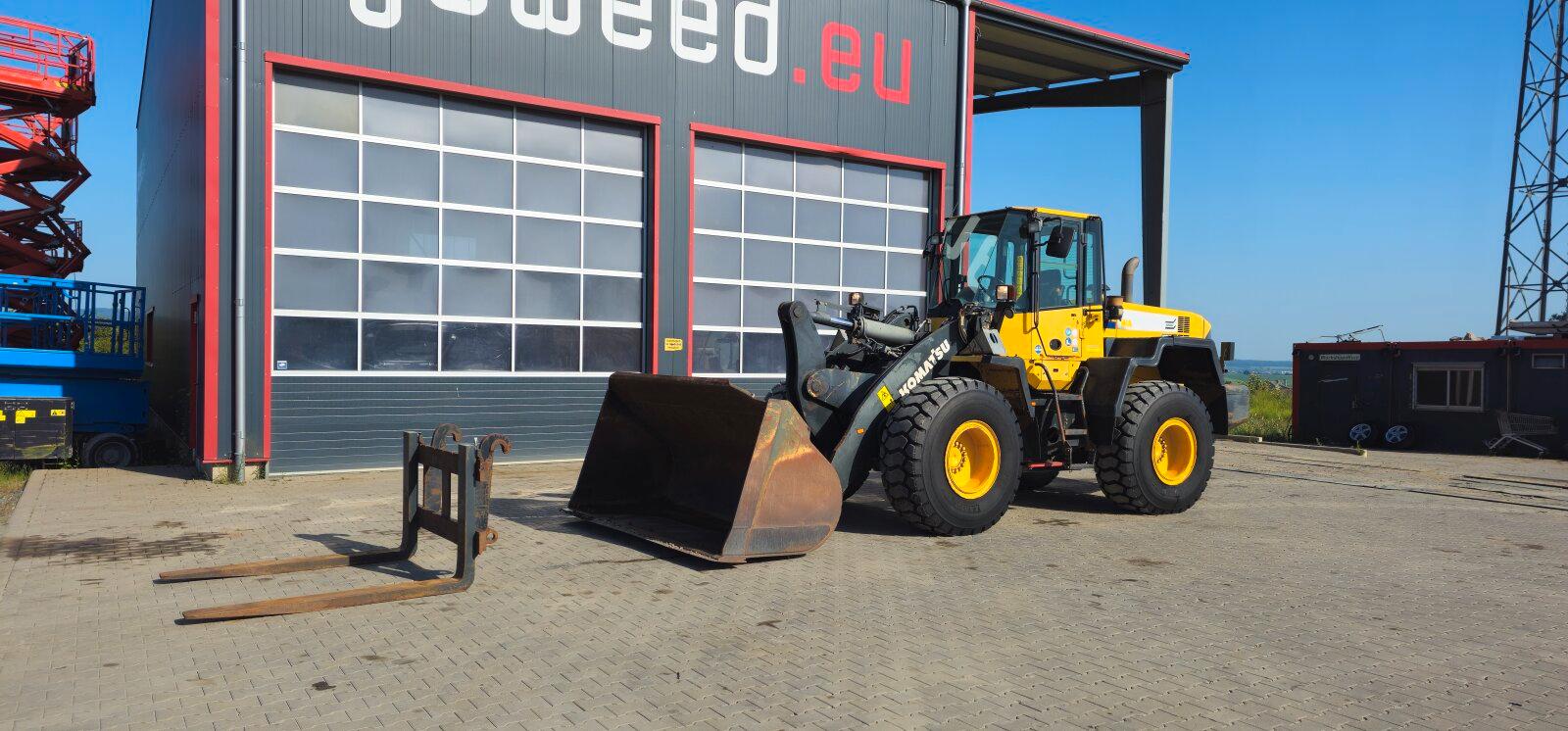 Komatsu WA320-6 Schaufel +Gabel +Schnellwechsler/ 7.800