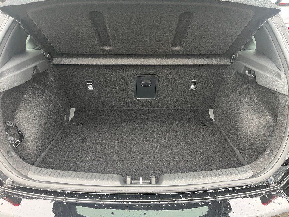 Fahrzeugabbildung Hyundai i30 1.5T 140PS DCT ADVANTAGE Plus Pano