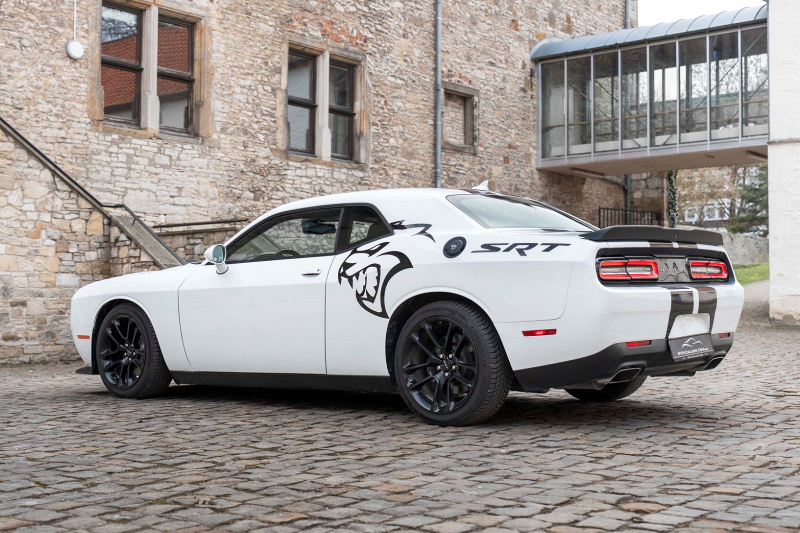 Fahrzeugabbildung Dodge Challenger 6,4L SCAT PACK ALPINE CARPLAY KAM