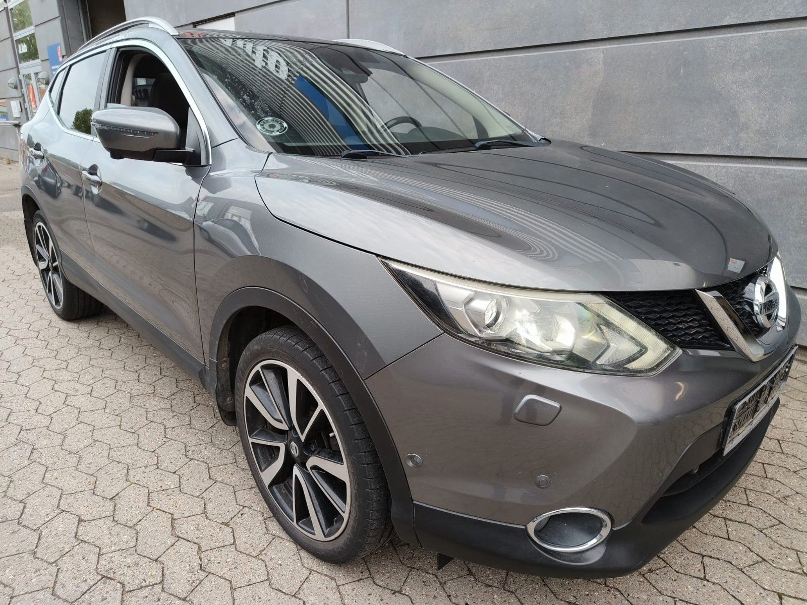 Nissan Qashqai - 1