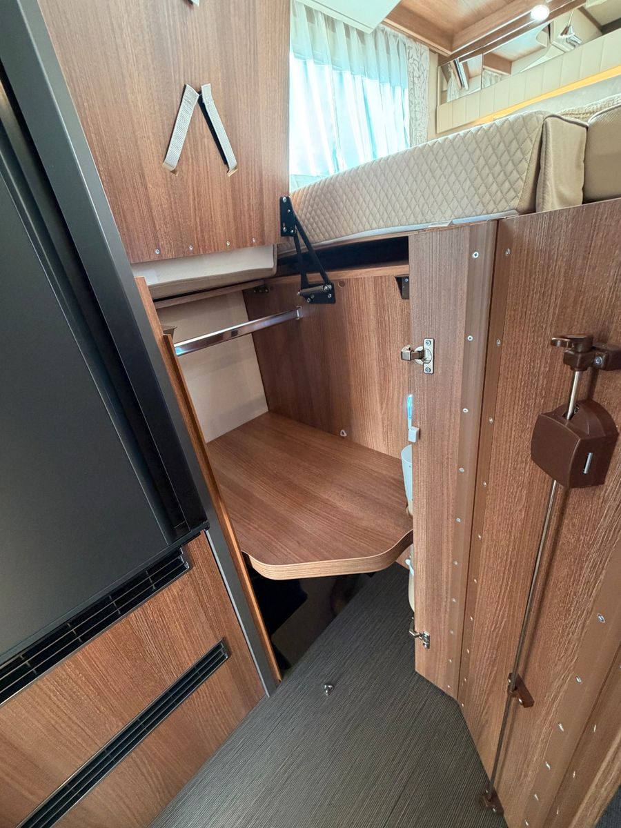 Fahrzeugabbildung Carthago C2-tourer I 143 KB-LE comfort Mercedes