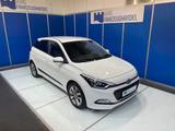 Hyundai i20 YES! GOLD 1.4 101Ps *SHZ*Temp*RFK*Navi*Ahk* - Hyundai i20: 1.4