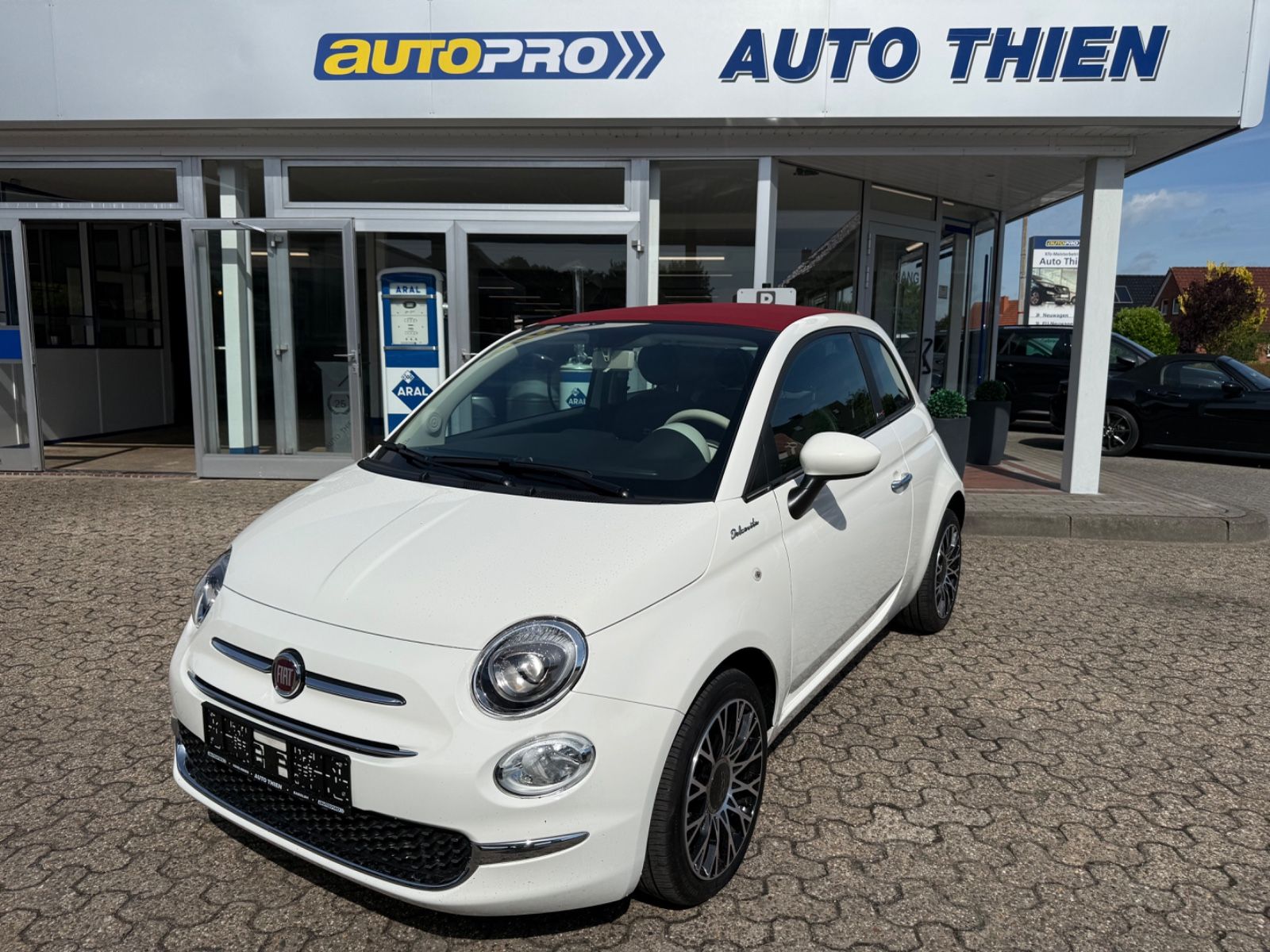 Fahrzeugabbildung Fiat 500 Cabrio Dolcevita Mild-Hybrid Navi/PDC