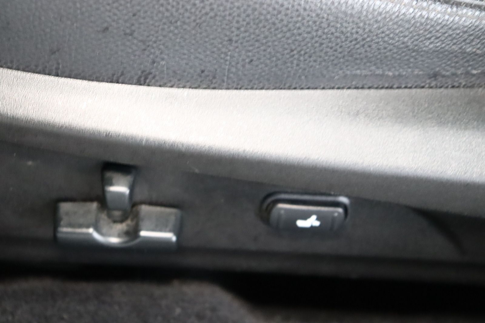 Fahrzeugabbildung Subaru Legacy Kombi 2.0D Outback Comfort Navigation