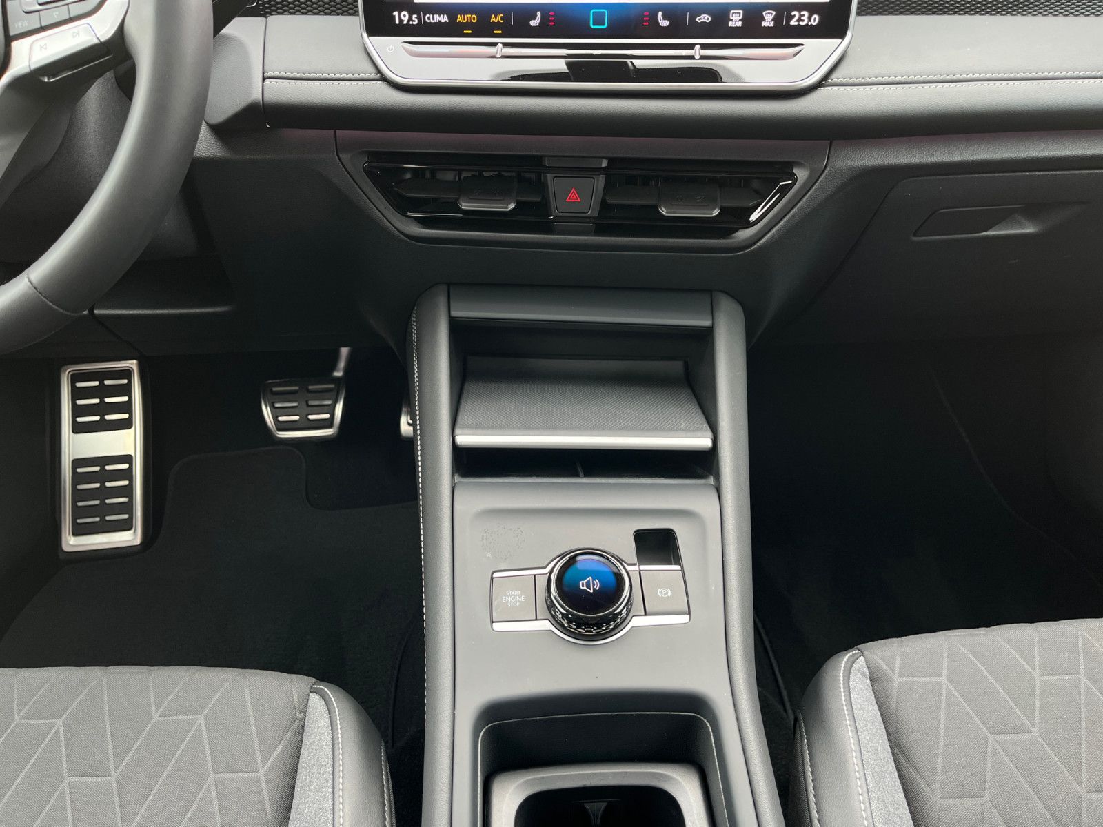 Volkswagen Tiguan 1.5eTSI DSG Goal HD-Matrix 360 eHeck Navi foto 9