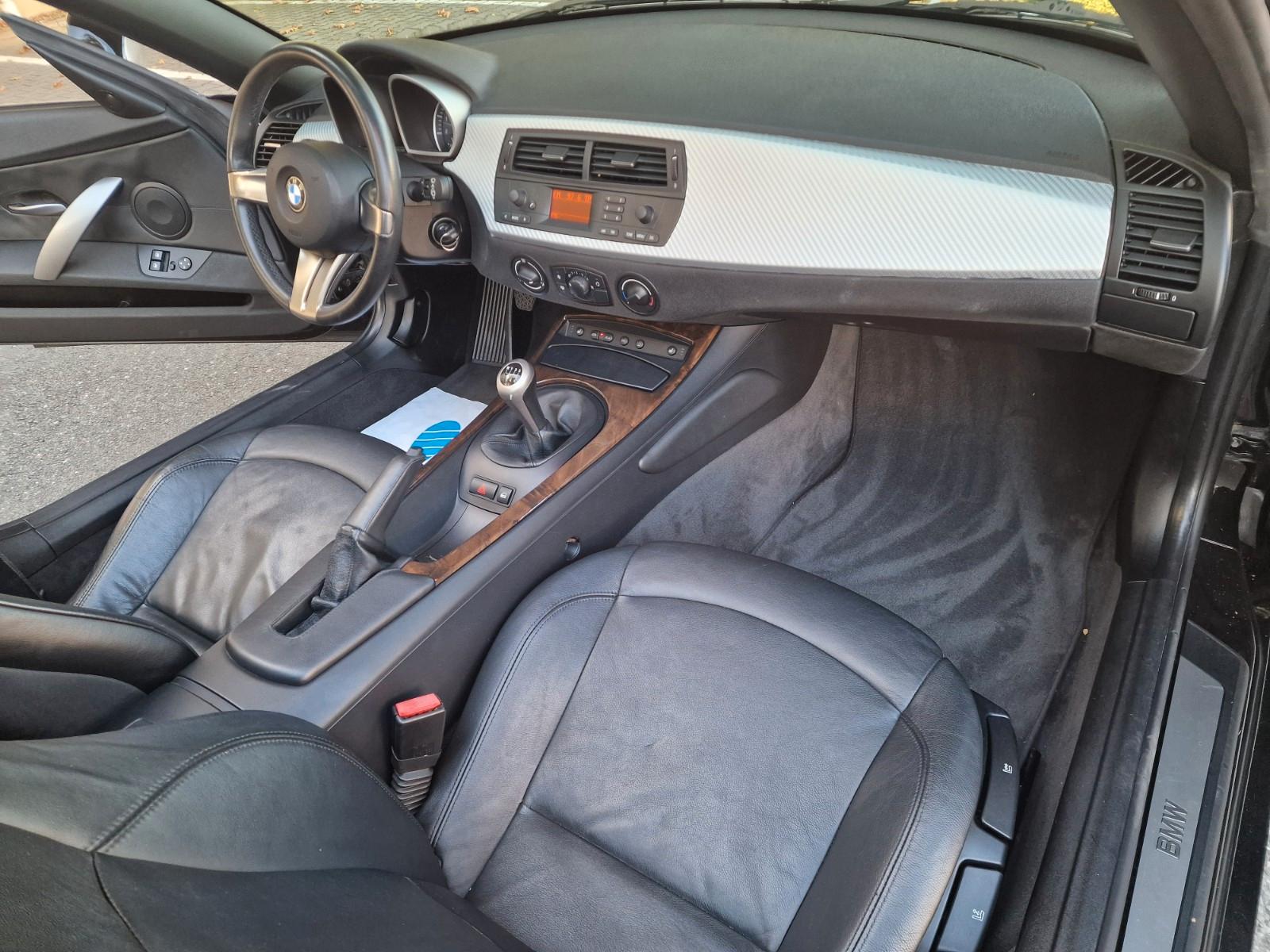 BMW Z4 E85 2.5i Roadster 177 ch — Cuir - sièges chauffants - GPS - capote électrique - 122 000 km
