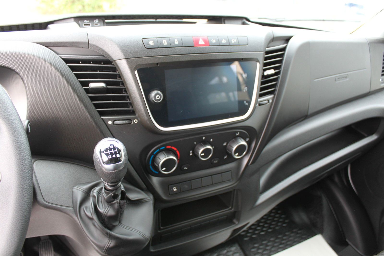 Fahrzeugabbildung Iveco Daily 35S16 3.0 Liter Diesel Standheizung