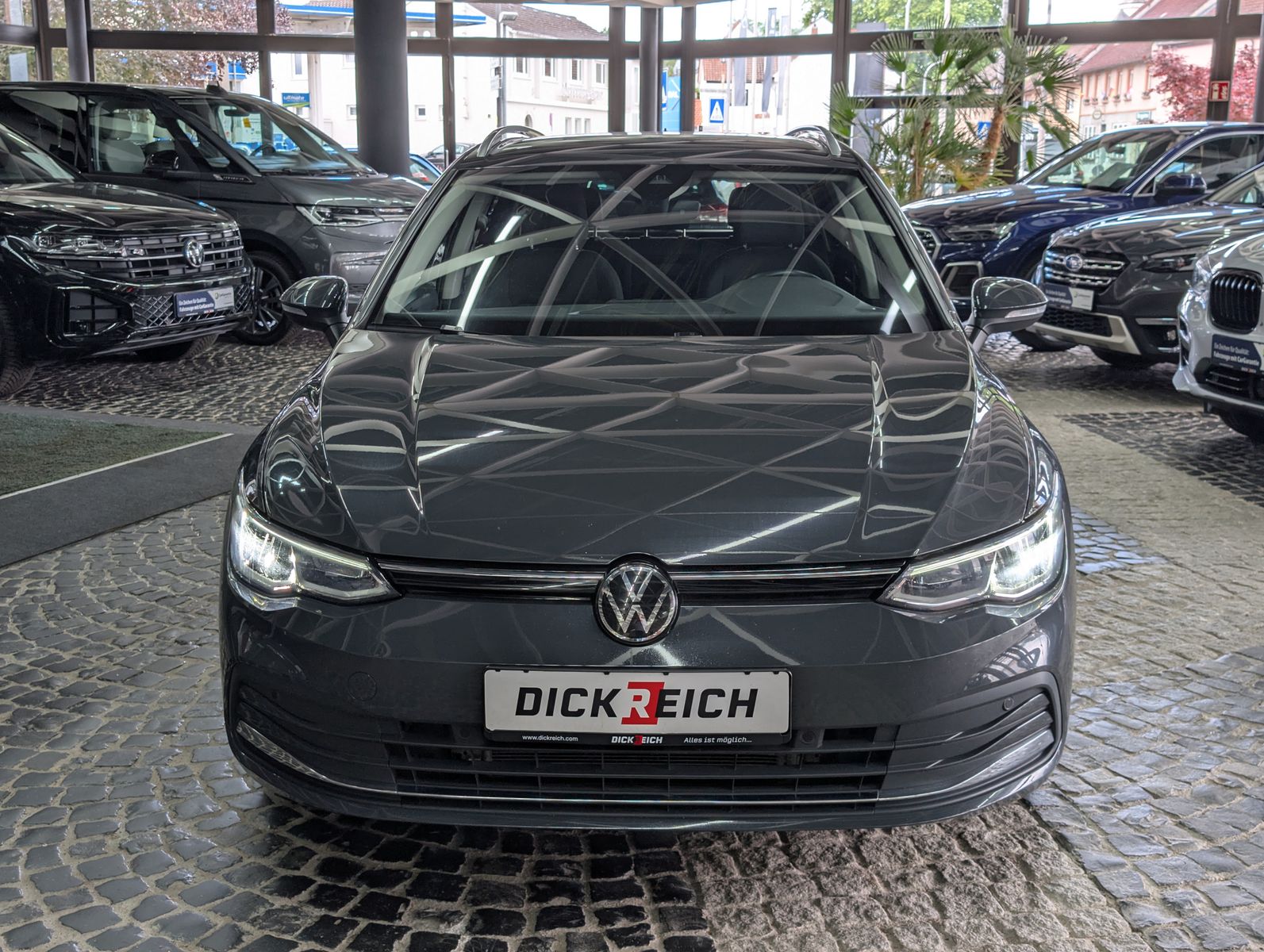 Fahrzeugabbildung Volkswagen Golf Move 1.5 TSI ACC LED SHZ VIRT AMBI APP BHL