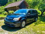 Lancia Voyager 2.8 CRD Gold TÜV Neu - Lancia Voyager aus 2013