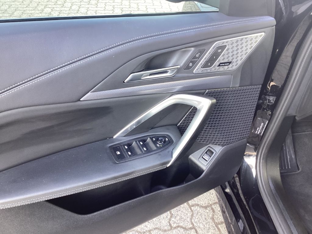 BMW X1 sD 20dA M-Sport AHK 20'' adLED HUD DA PA Hi foto 4