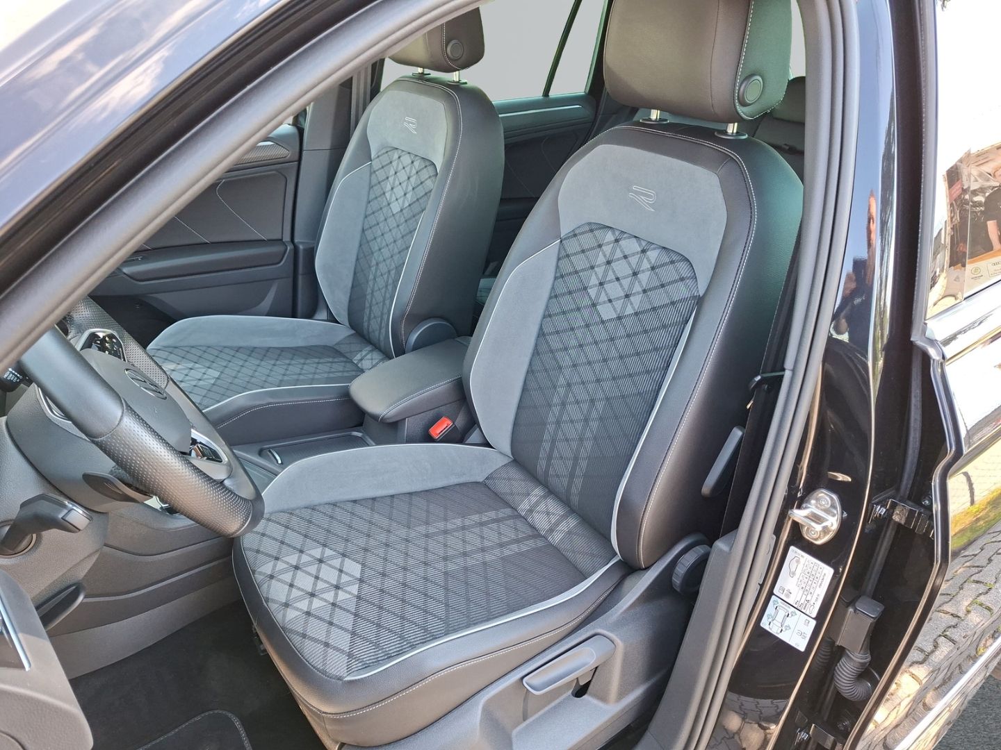 Tiguan R-Line *Kamera*Matrix*SZH*APPConnect*