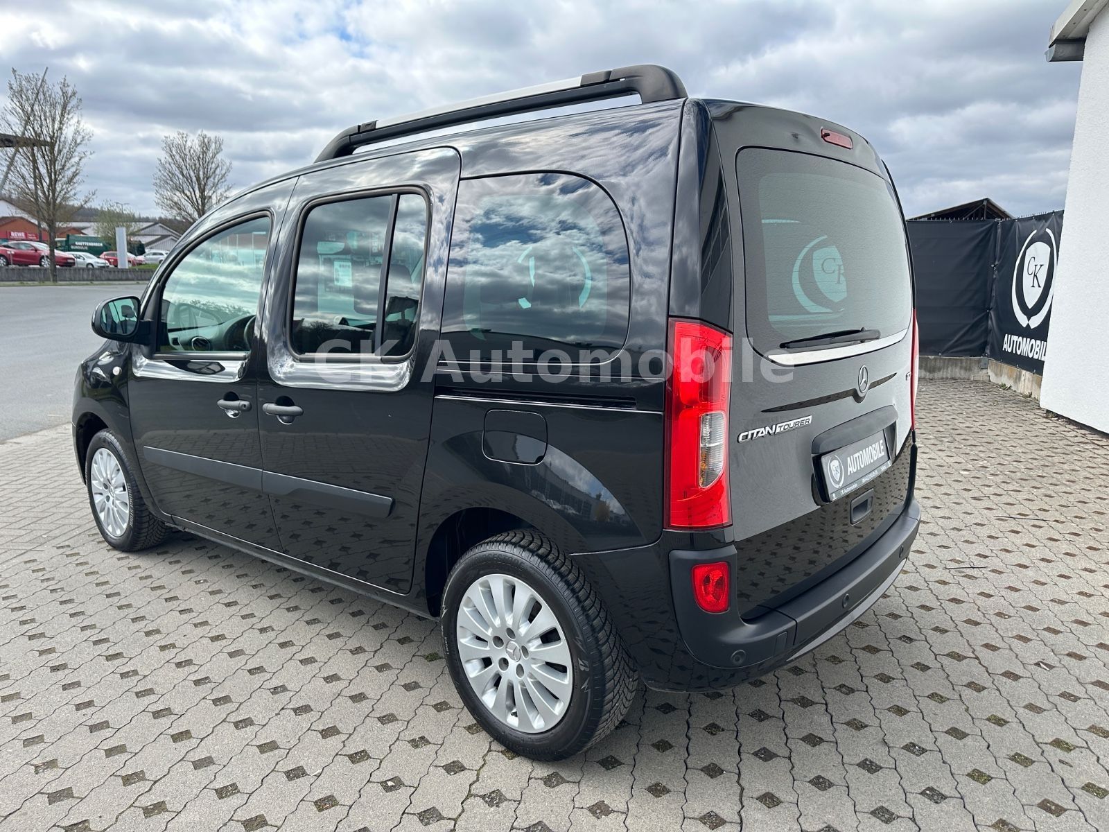 Fahrzeugabbildung Mercedes-Benz Citan Kombi 112 Lang Automatik/Navi/Pano/Kamera