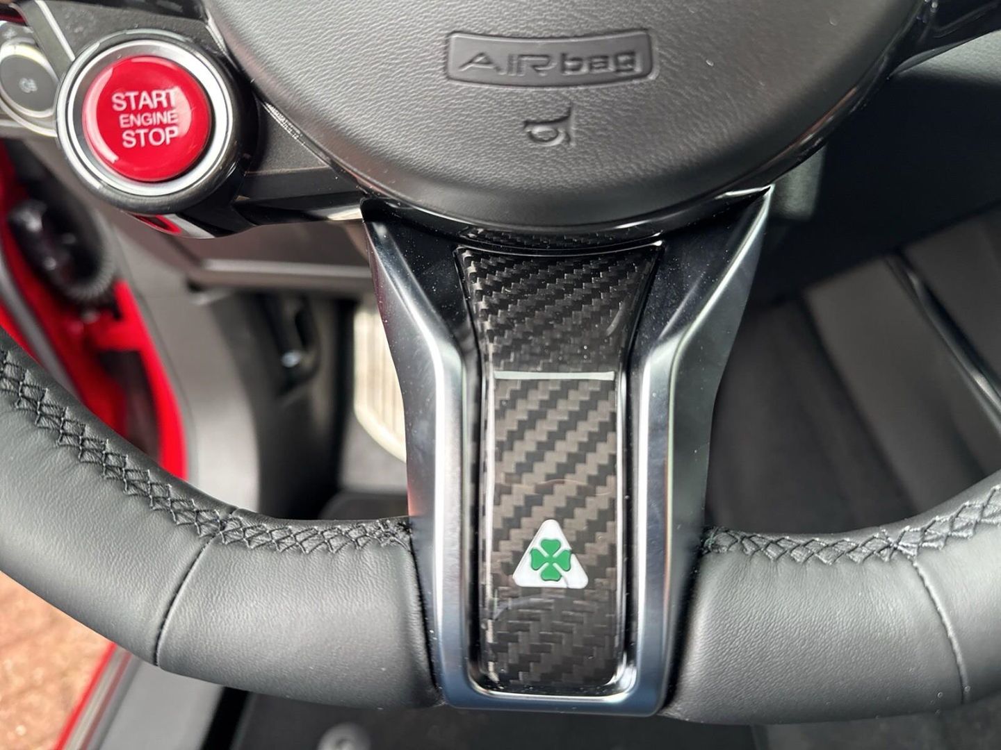 Fahrzeugabbildung Alfa Romeo Stelvio 2.9 V6 Bi-turbo Quadrifoglio+LED+PANO+21