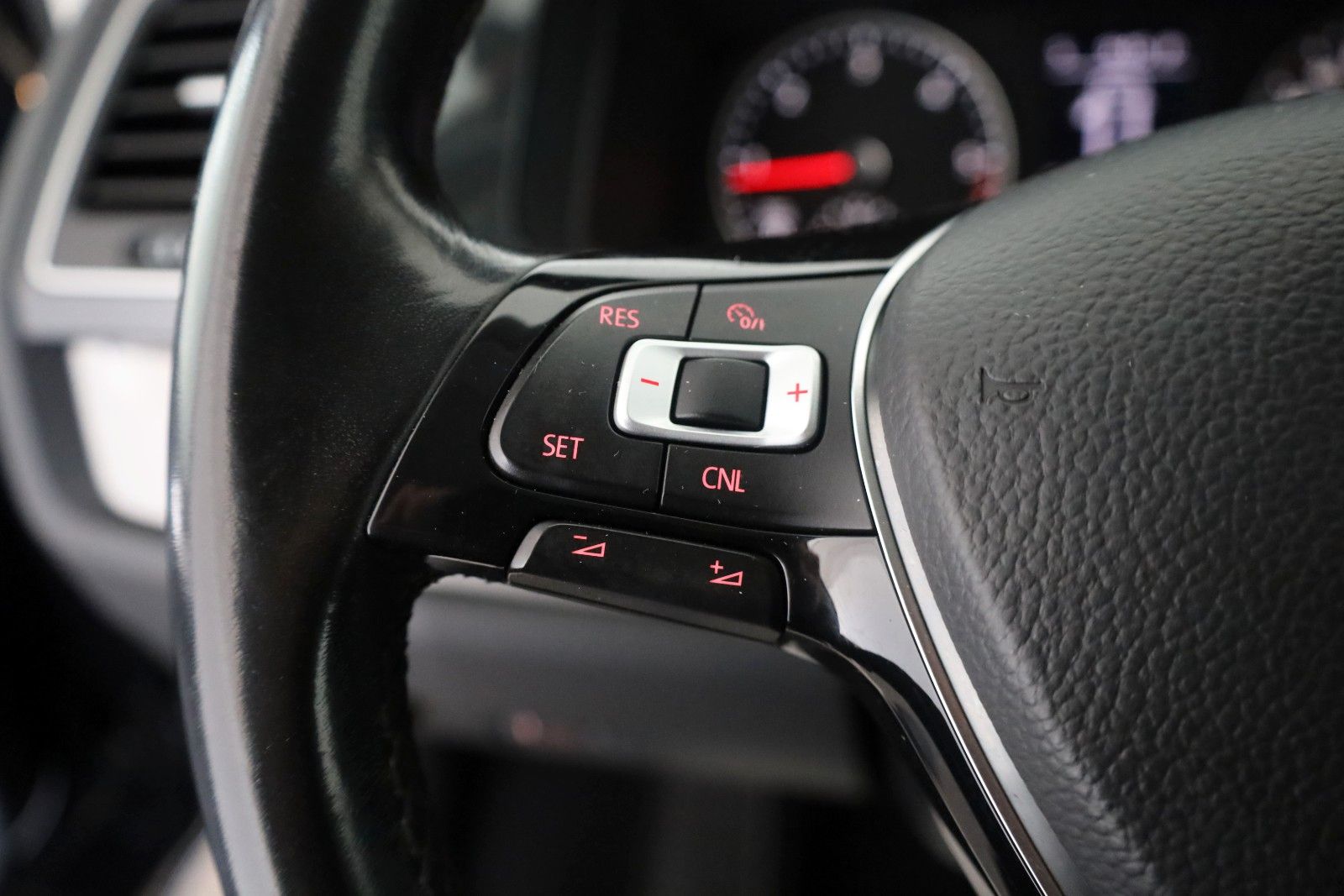 Fahrzeugabbildung Volkswagen T6 Multivan Comfortline Navi,SH,PDC,Kamera,AHK