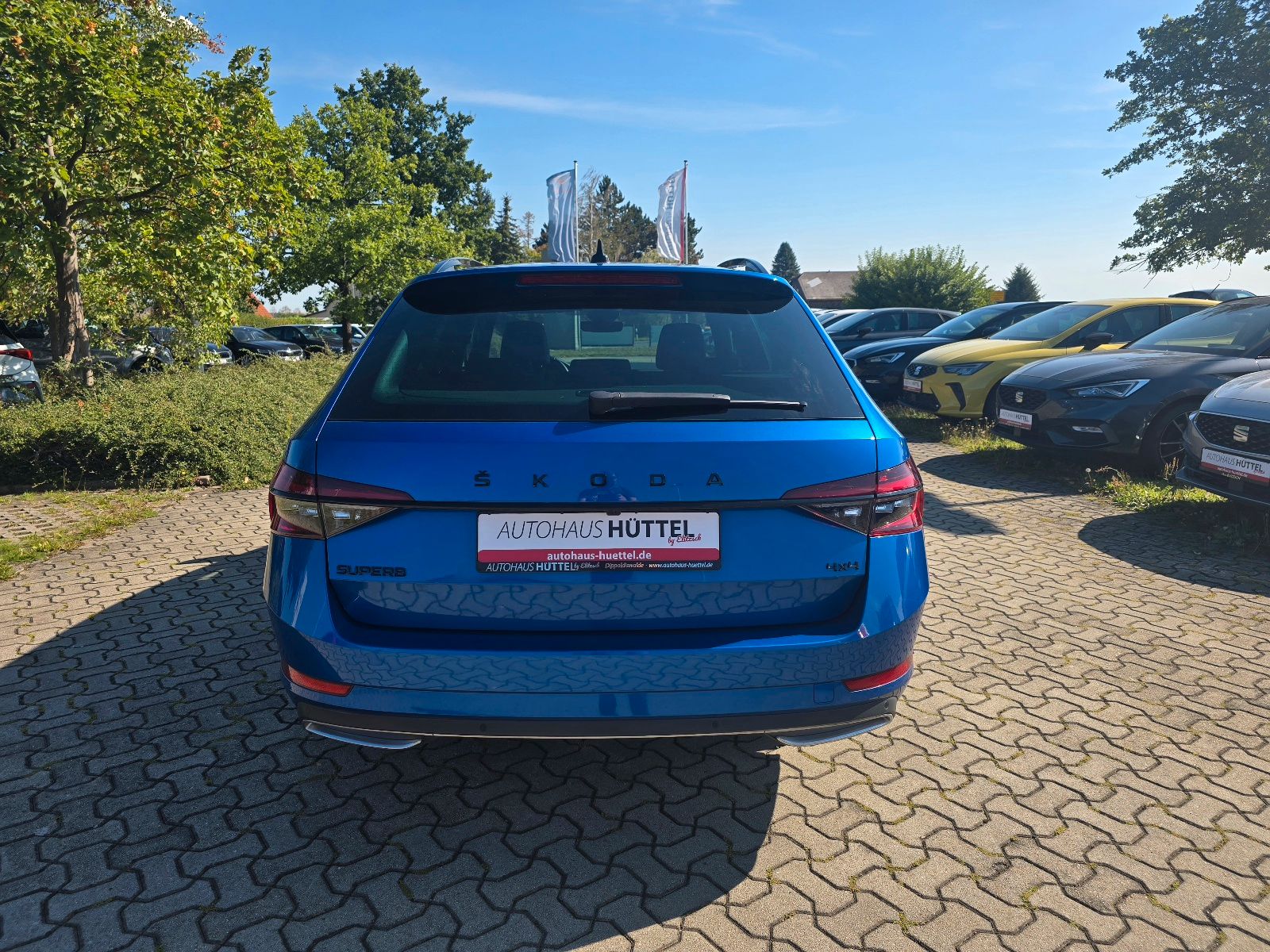 Fahrzeugabbildung SKODA Superb Combi Sportline 4x4 Matrix Navi ACC DCC 4