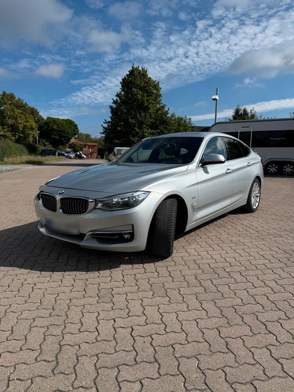 Image of BMW 320